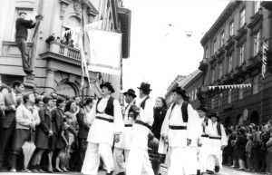 1. Međunarodna smotra folklora u Zagrebu (MSF), 1966. Mimohod KUD 