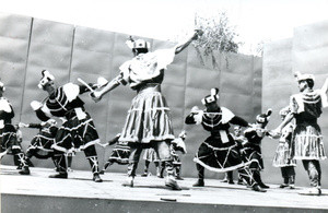 1. Međunarodna smotra folklora u Zagrebu (MSF), 1966. Ljetna pozornica. Izvođenje 