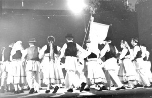 1. Međunarodna smotra folklora u Zagrebu (MSF), 1966. Ljetna pozornica. Nastup folklorne grupe iz  Prnjavora