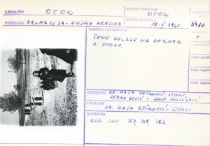 Folklorna građa Sinjske krajine, 1965.: Žene dolaze na dernek u Otoku.