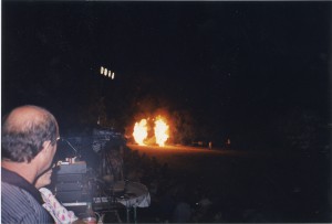Ivanjske noći - Radošić 2000., uz samo otvaranje priredbe zapaljeni su unaprijed pripremljeni krijesovi da bi i na taj način sam spektakl bio uveličan i povezna s osnovnom namjerom - štovanjem Ivanjskih običaja.