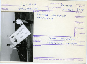 Moštra u Žrnovu (Korčula), 1966. Zastava žrnovske kumpanije.