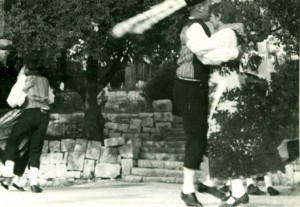 Smotra folklora u Novom Vinodolskom, 1964.: Grupa iz Raše - ples obraćat, vrtet