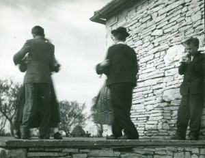 Vokalno-instrumentalna glazba u Istri, 1957.: Balon - okretanje