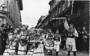 1. Međunarodna smotra folklora u Zagrebu (MSF), 1966. Mimohod  OKUD 