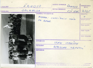 Moštra u Žrnovu (Korčula), 1966. "Moštra". Figura: naprčanje mača na rame.