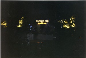 Ivanjske noći - Radošić 2000., neosvjetljena scena prije samog početka nastupa.