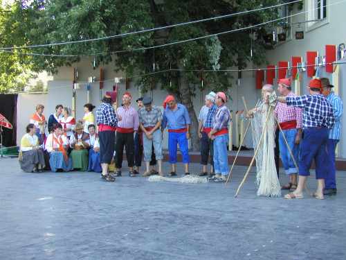 37. Međunarodna smotra folklora. Zagreb, 16.-20. srpnja 2003. Proba na Gradecu, 19. 7. 2003. Pjevačka skupina KUD-a 