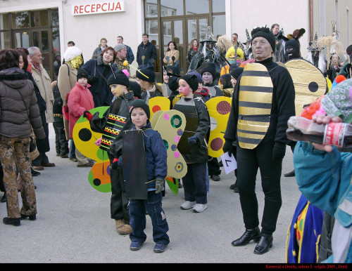 Karnevalska povorka u Drnišu, 5. veljače 2005.