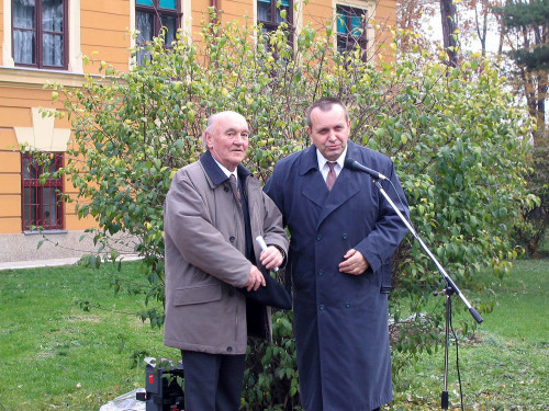 Otkrivanje spomenika dr. Vinku Žgancu. Čakovec, 14.11.2003.