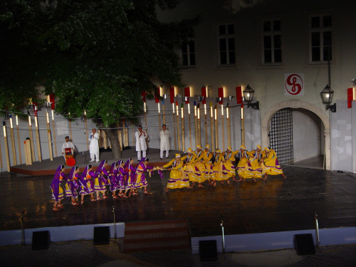 37. Međunarodna smotra folklora, Zagreb, 16.-20. srpnja 2003. Hrvatski i strani folklorni ansambli, Gradec, 20.7.2003. "Nrityadhara", Indija.