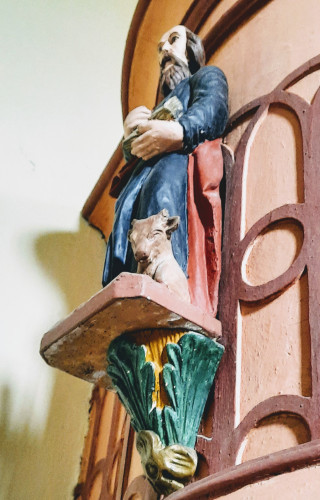 Kip evanđelista Luke s volom, propovjedaonica župne crkve sv. Emerika Kostel