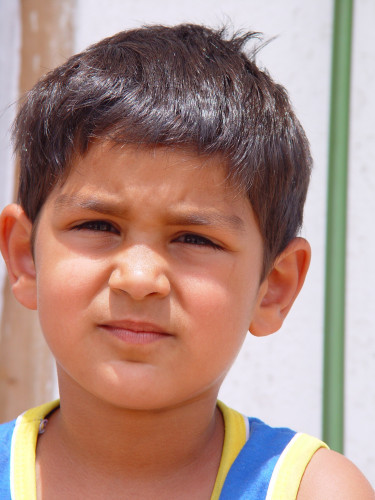 Dječak u romskom naselju Pehlin u Rijeci