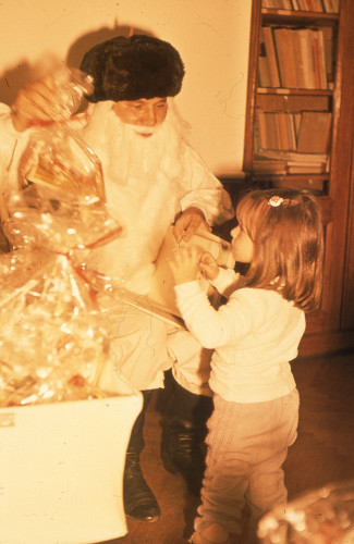Djed Mraz u Institutu za narodnu umjetnost (Ivan Ivančan u ulozi Djeda Mraza), 1973.