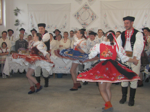 Glazba i ples nacionalnih manjina u Hrvatskoj: KUD "Ivan Brnjik Slovak" iz Jelisavca (kraj Našica), 15. 3. 2003.