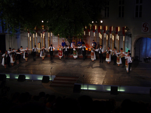 37. Međunarodna smotra folklora, Zagreb, 16.-20. srpnja 2003. Baština nacionalnih manjina u Hrvatskoj, Gradec, 19.7.2003. KUD 