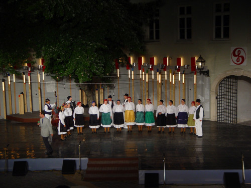 37. Međunarodna smotra folklora, Zagreb, 16.-20. srpnja 2003. Hrvatski i strani folklorni ansambli, Gradec, 20.7.2003. KUD "Frankopan", Severin na Kupi.