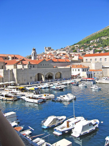 15th International Ethnological Food Research Conference: Mediteranean Food and It's Influence Abroad, Dubrovnik, 27. rujan - 3. listopad 2004.: Pogled na staru gradsku luku