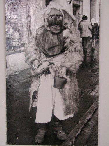 Fašnik u Mohaču, 9.-11.3.2003. Crno - bijela fotografija buša iz Muzeja "Kanizsai Dorottya" u Mohaču