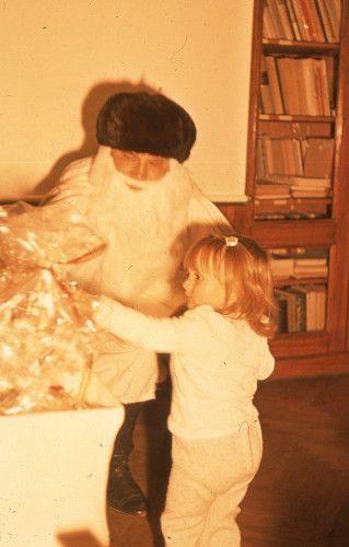 Djed Mraz u Institutu za narodnu umjetnost (Ivan Ivančan u ulozi Djeda Mraza), 1973.